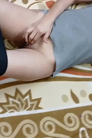 Indian hot skinny girl fucked by Indian Big Cock Desi chut ki chudai with hindi clear audio