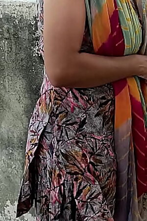 Boy seduces neighbors Aunty Girl to fuck hard Hindi Audio