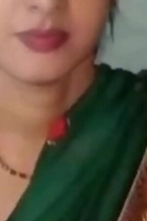 Reshma Bhabhi'_s boyfriend, who studied with her, fucks her at home