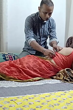 Neighbours aunty Pussyfucking Sex with Clear Hindi audio!