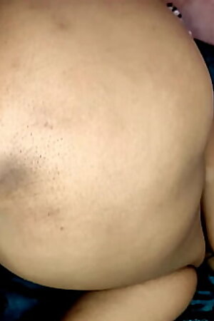 सौतेली चाची ने लड़के को कॉल करके चूत चटाई के लिए बुलाया और चुदवाया ! हिंदी वॉइस