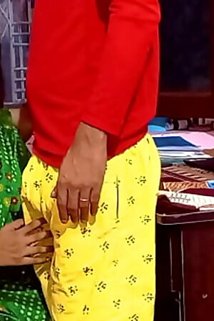 Big boobs hot bhabhi fucking in office.