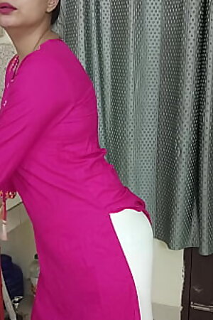 Newly married bhabi fucked by her devar in kitchen- Devar ne bhabi ke laakh mana karne pe bhi chod diya