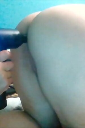 Cute Girlfriend using Massge Toy on Tight Ass