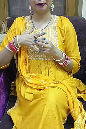 Husband surprises his wife on her birthday by giving her sexual pleasure in hindi audio