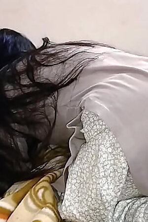 पंजाबी प्यासी मोसी ने करवायी अपनी चूत में घस्से