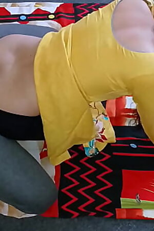 Punjabi soteli Ma Ki Kamar Dard