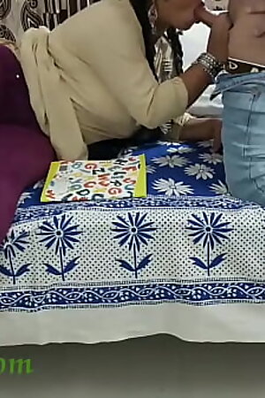 सौतेले भाई ने अपनी जवान सौतेली बहन को गिफ्ट के बदले में अपने लन्ड से ताबड़तोड़ चोदा।साफ हिंदी आवाज में